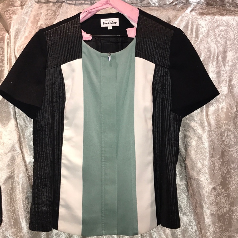 Endehor zip up shirt